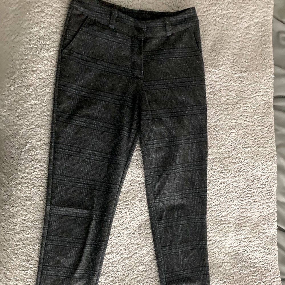 Wool pants. Ankle length.
